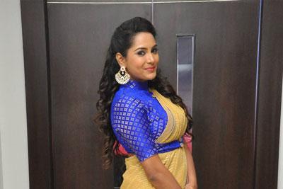 anchor-himaja-at-next-nuvve-audio-launch